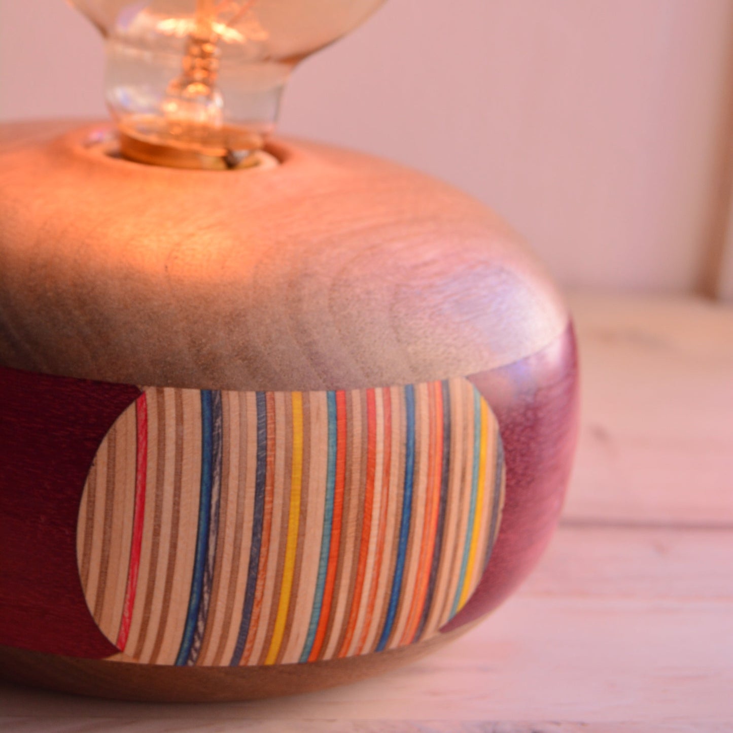 Table lamp / ambient glow