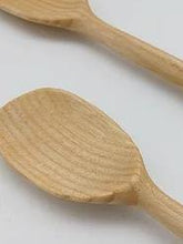 Cargar imagen en el visor de la galería, Small wood spoon - El Arce Imaginario