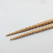 Cargar imagen en el visor de la galería, Maple chopsticks, personalized laser engraving available - El Arce Imaginario
