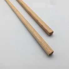 Cargar imagen en el visor de la galería, Maple chopsticks, personalized laser engraving available - El Arce Imaginario