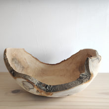 Load image into Gallery viewer, Olive wood Bowl